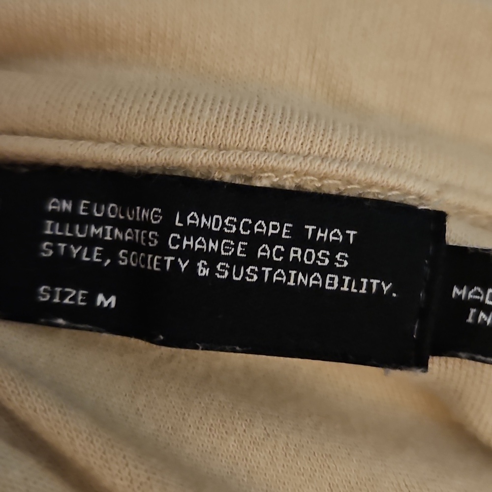 FINESSE Beige Logo Short Sleeve Crop Top - Picture 7 of 9
